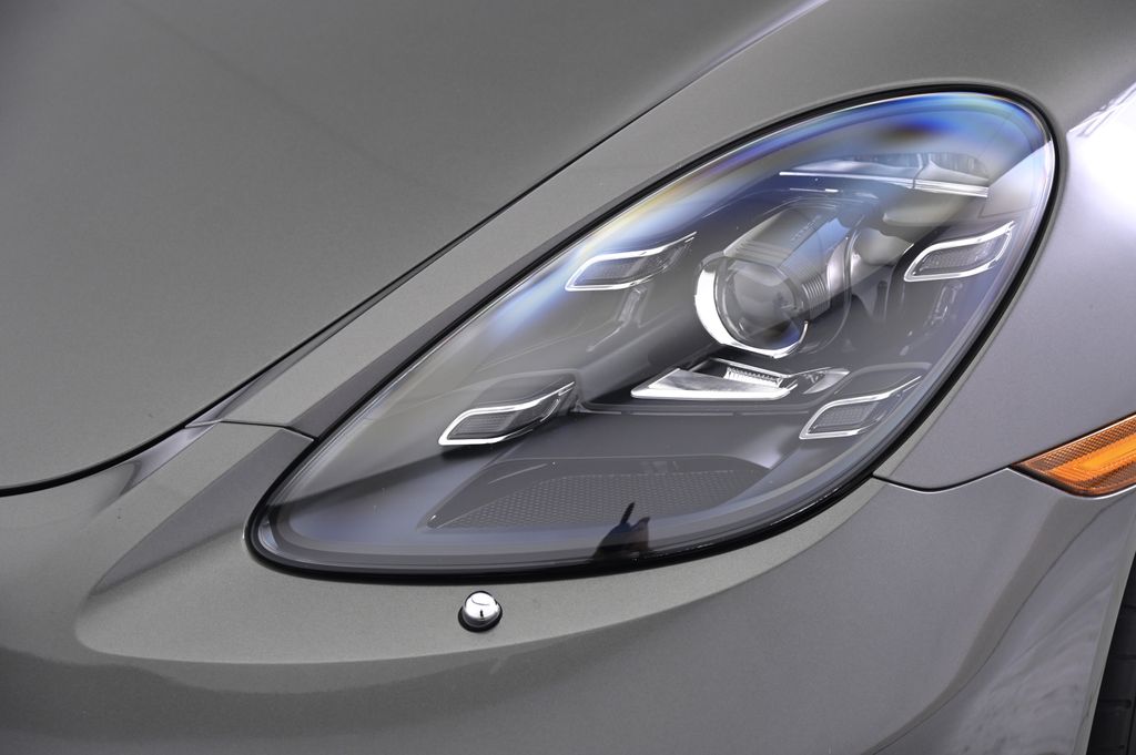 Thumbnail: 2021 Porsche 718 Boxster - 16