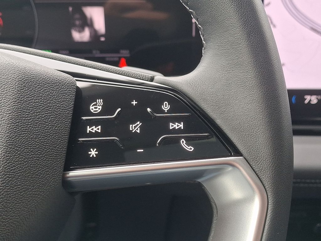 Thumbnail: 2025 Audi e-tron S - 23