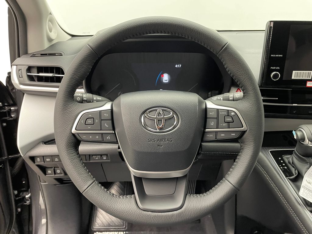 Thumbnail: 2025 Toyota Sienna - 21