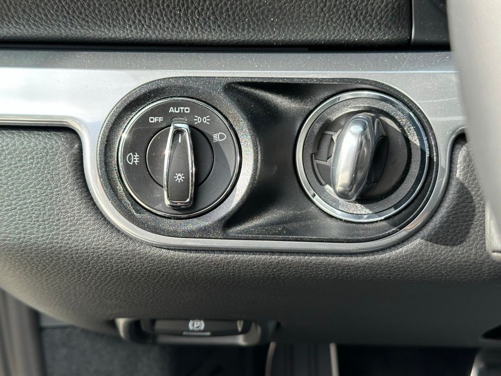 Thumbnail: 2025 Porsche 718 Boxster - 30