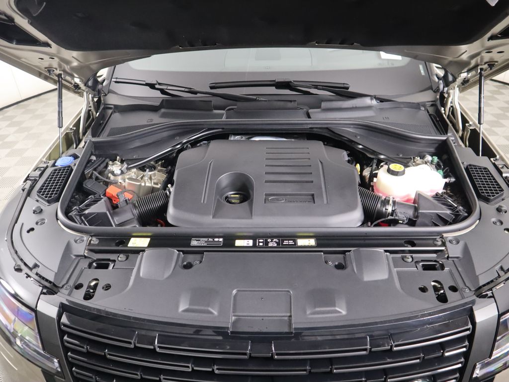 Thumbnail: 2026 Land Rover Range Rover - 31