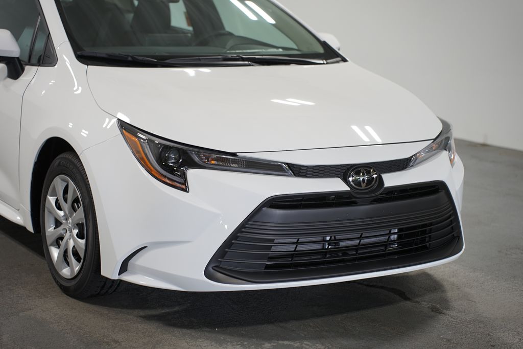 2025 Toyota Corolla LE 4