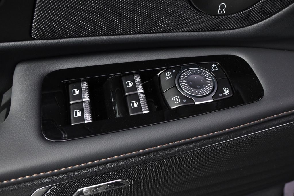 New 2026 Black Lincoln Reserve image 21