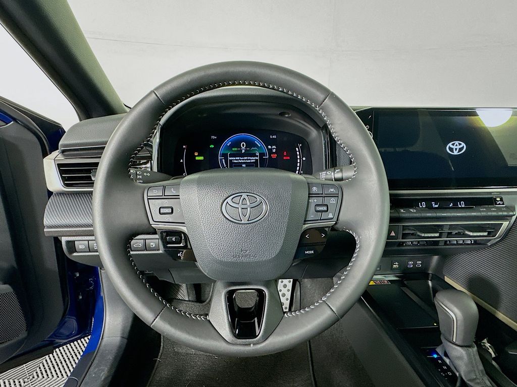 2025 Toyota Camry SE 11