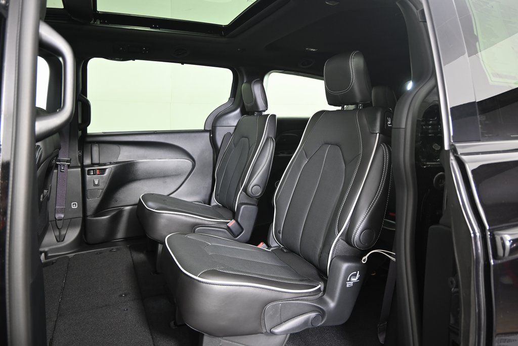 2026 Chrysler Pacifica Limited - Photo 20