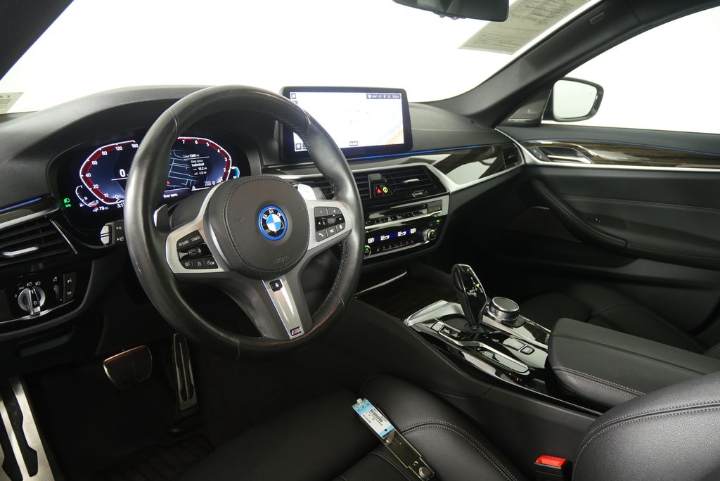 Thumbnail: 2023 BMW 5 Series - 13