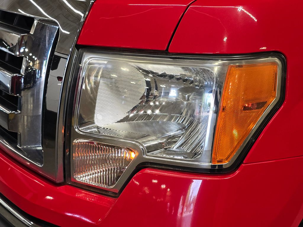 2011 Ford F-150 XLT photo 11