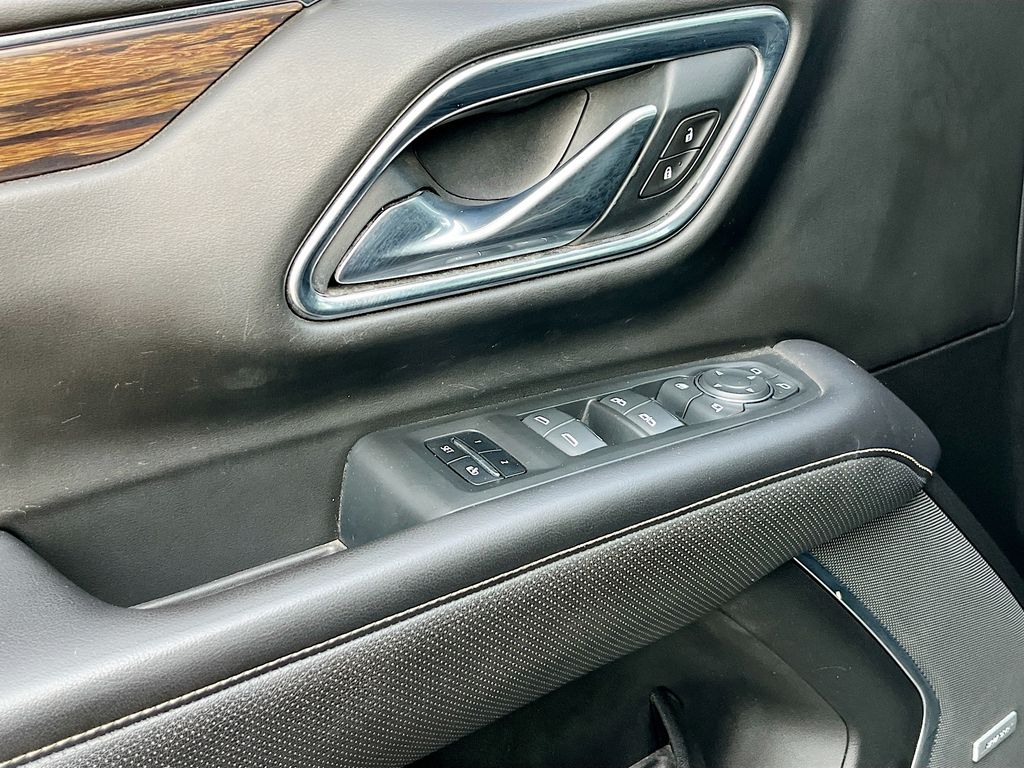 Used 2021 Black Chevrolet Premier image 18
