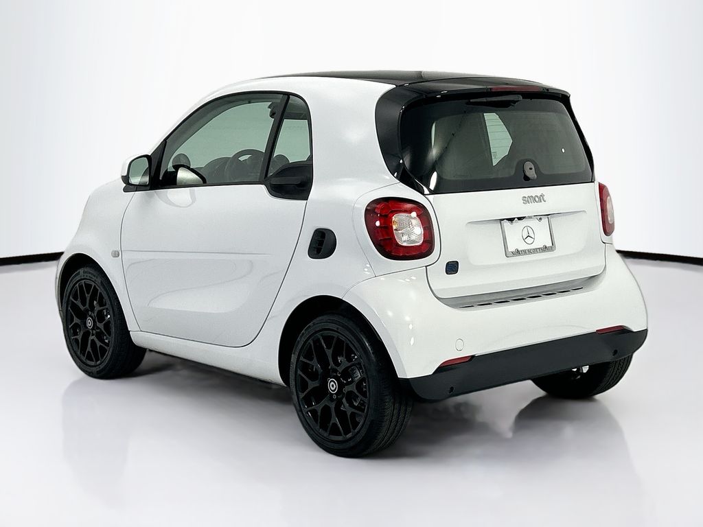 Thumbnail: 2019 smart fortwo - 7