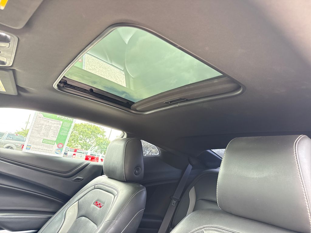 Used 2016 Red Chevrolet SS image 8