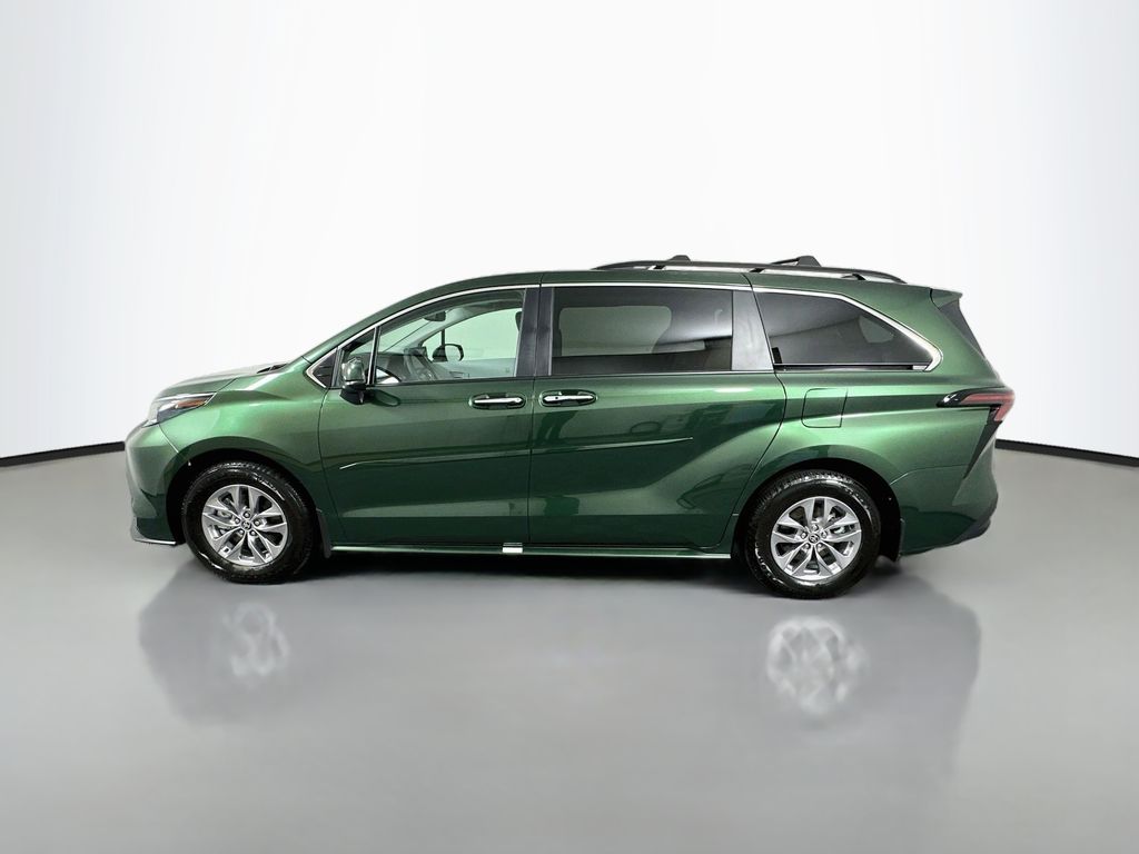 Thumbnail: 2026 Toyota Sienna - 8