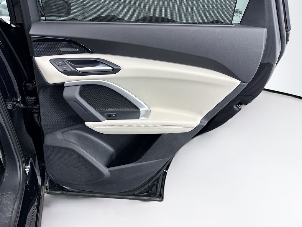 Thumbnail: 2025 Audi Q5 - 26