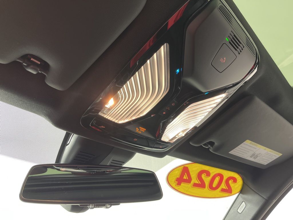 Thumbnail: 2024 BMW 3 Series - 25