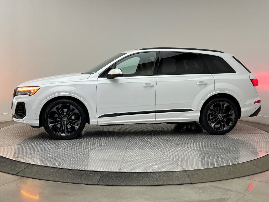 Thumbnail: 2025 Audi Q7 - 3