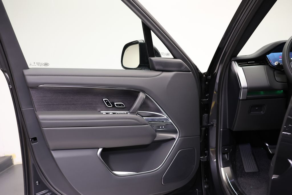Thumbnail: 2026 Land Rover Range Rover - 25
