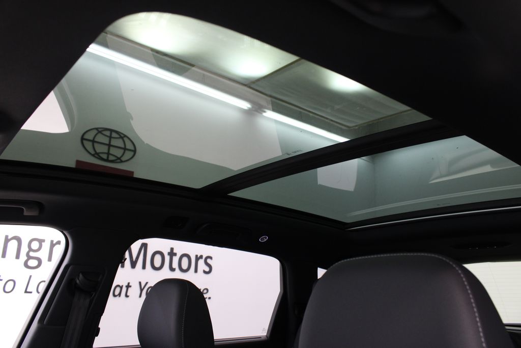 new 2025 Audi Q7 car, priced at $64,158