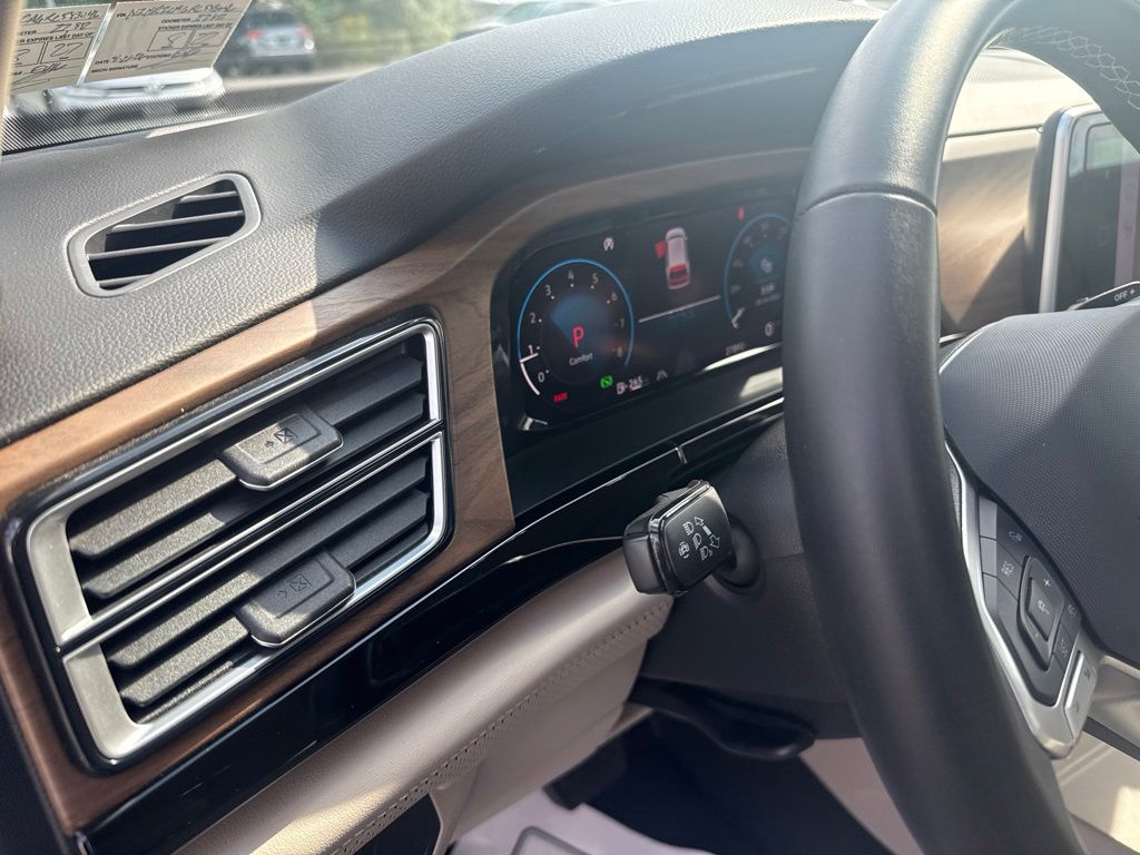 2024 Volkswagen Atlas 2.0T SE w/Technology White at South Hills CDJR