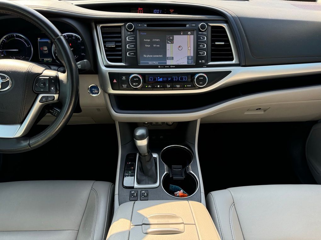 2019 Toyota Highlander Hybrid XLE 22