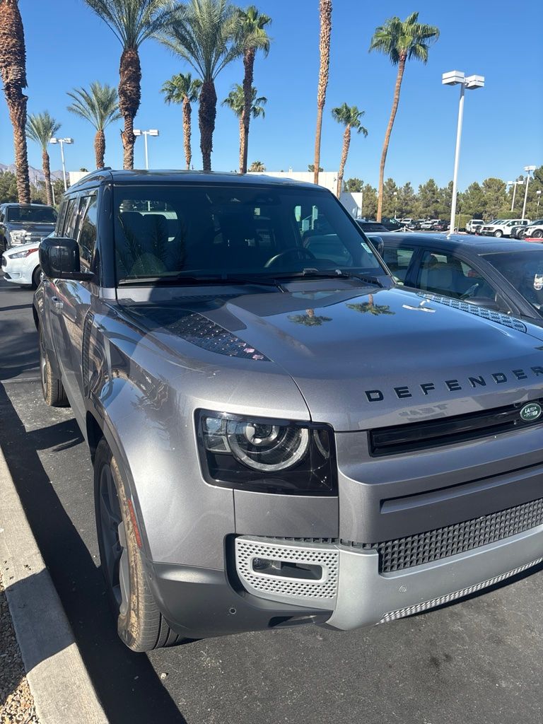 Silicon Silver Premium Metallic 2024 Land Rover Defender SUV / Crossover All-Wheel Drive 8-Speed Automatic