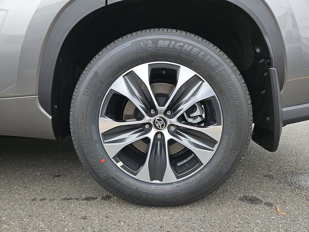 Thumbnail: 2026 Toyota Highlander - 7