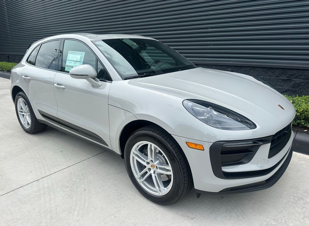 Thumbnail: 2026 Porsche Macan - 11