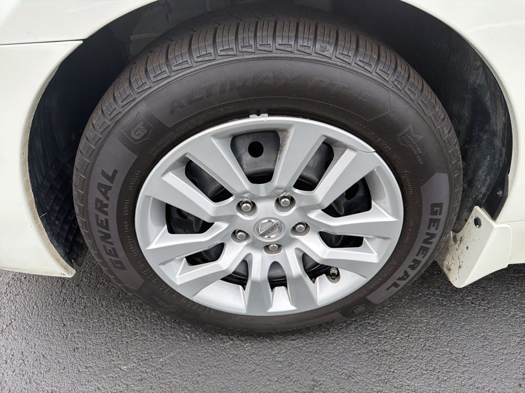 Thumbnail: 2015 Nissan Altima - 10