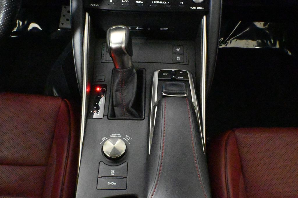 2017 Lexus IS 350 26