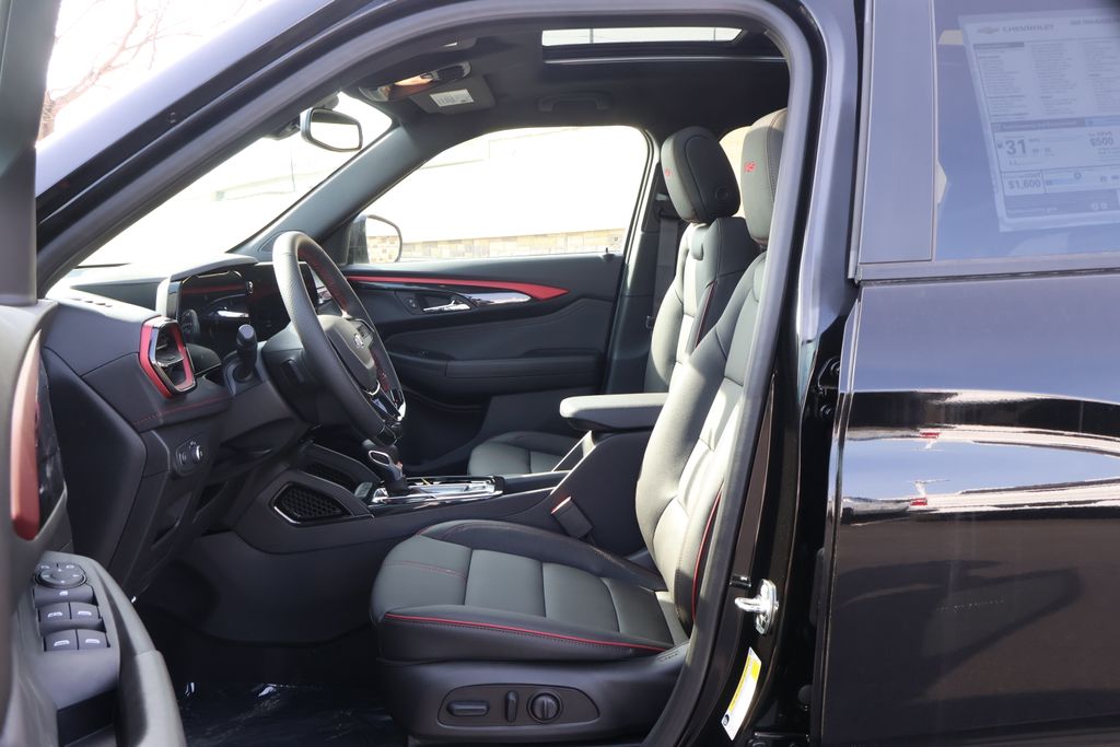 Thumbnail: 2026 Chevrolet TrailBlazer - 14