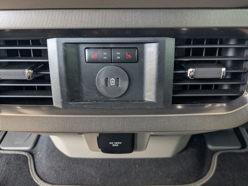 2025 Ford F-450 Super Duty Platinum