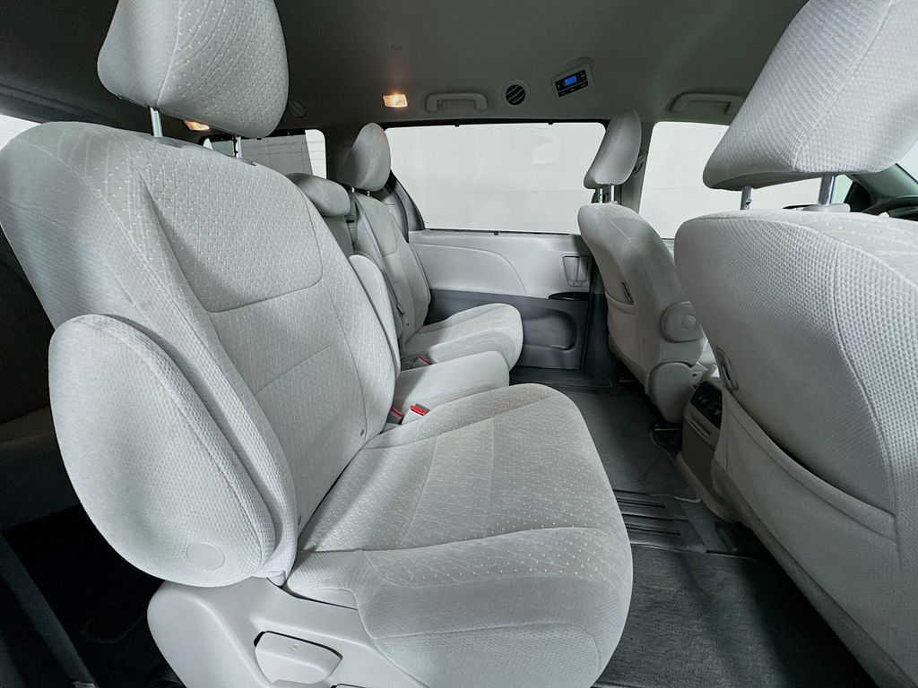 Used Car 2019 Toyota Sienna  Le For Sale Under $25,000 In Austin, Texas