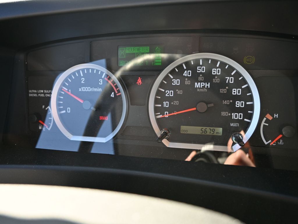 2024 Isuzu NPR HD 