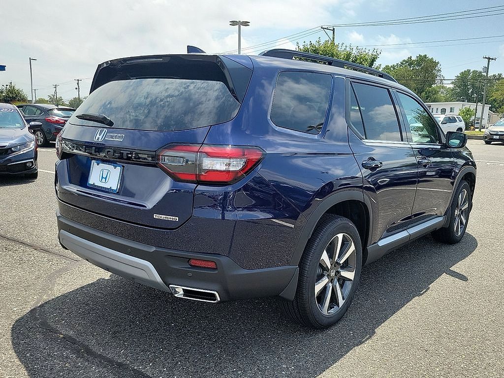 2025 Honda Pilot Touring 4