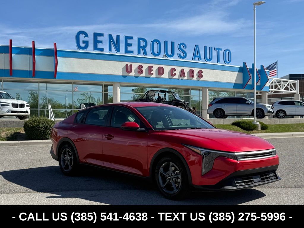 2025 Kia K4 LXS FWD