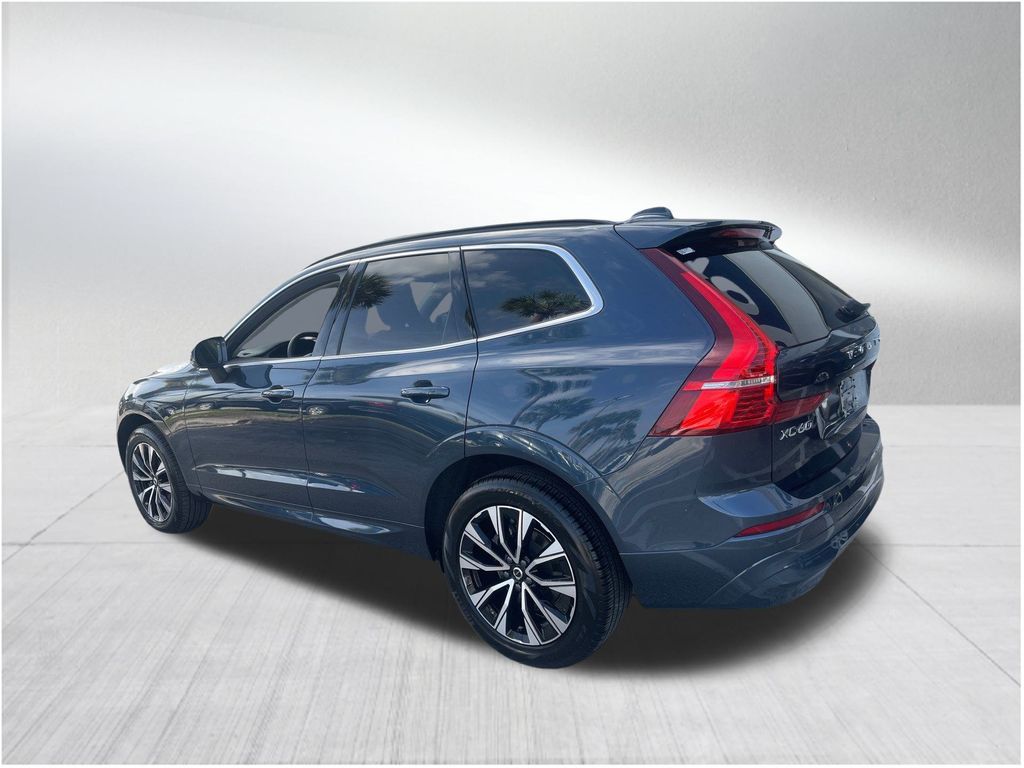 2023 Volvo XC60 B5 Core photo