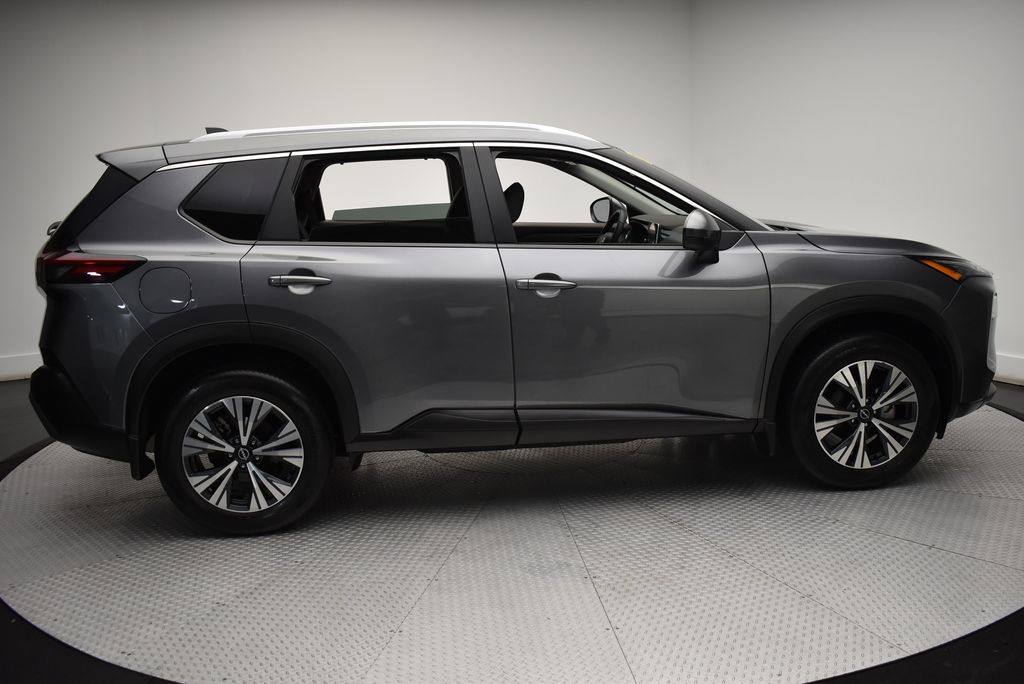 2022 Nissan Rogue SV 4