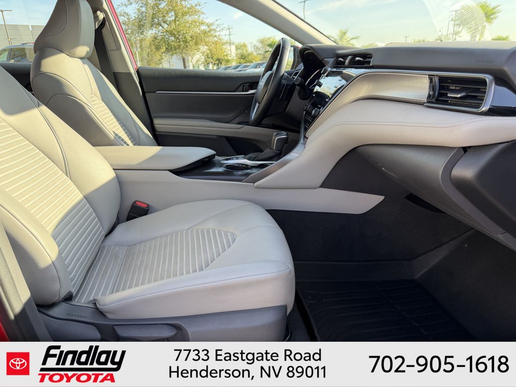 Used 2020 Toyota Camry Hybrid Sedan
