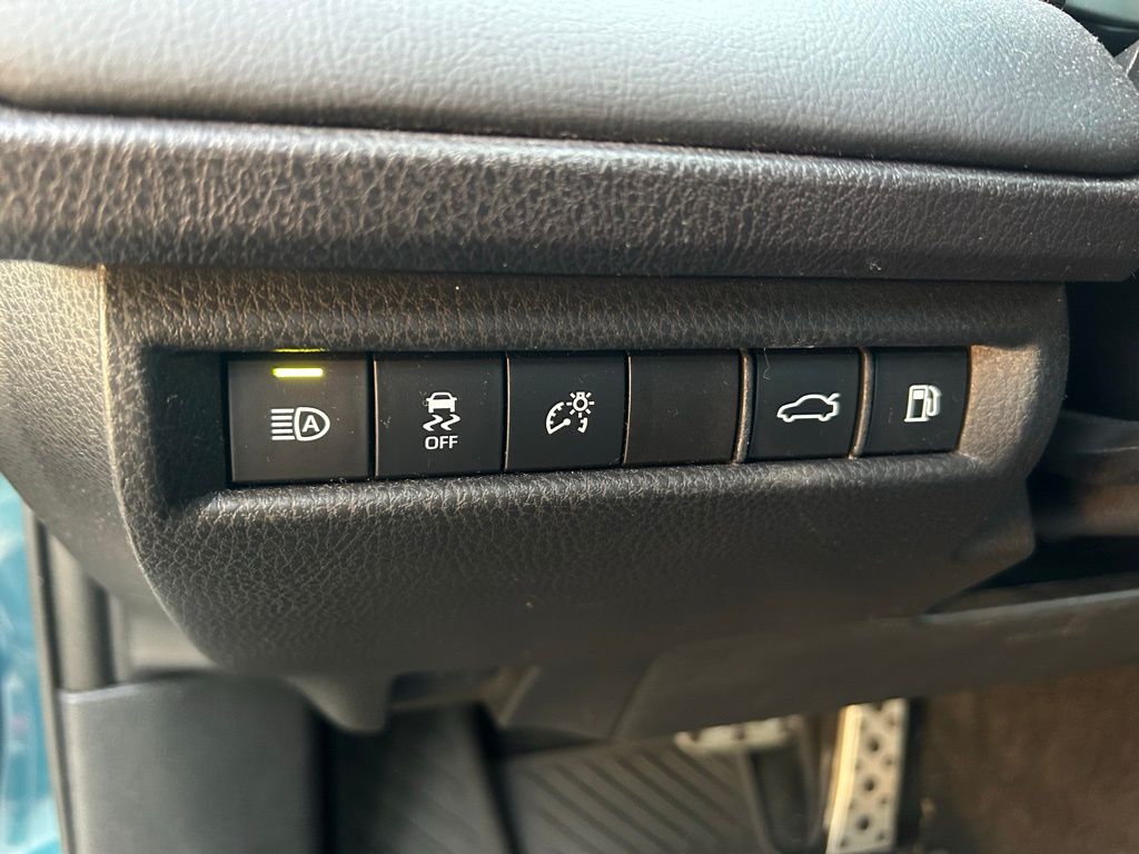 Thumbnail: 2025 Toyota Camry - 18