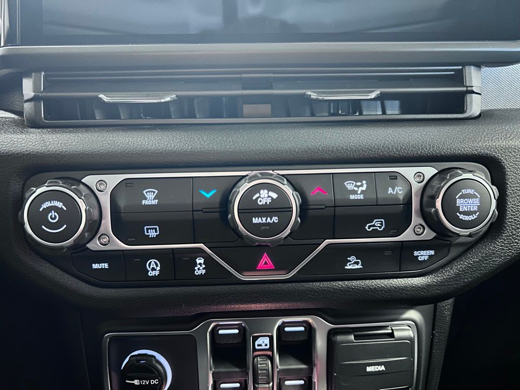 new 2026 Jeep Wrangler car, priced at $47,285