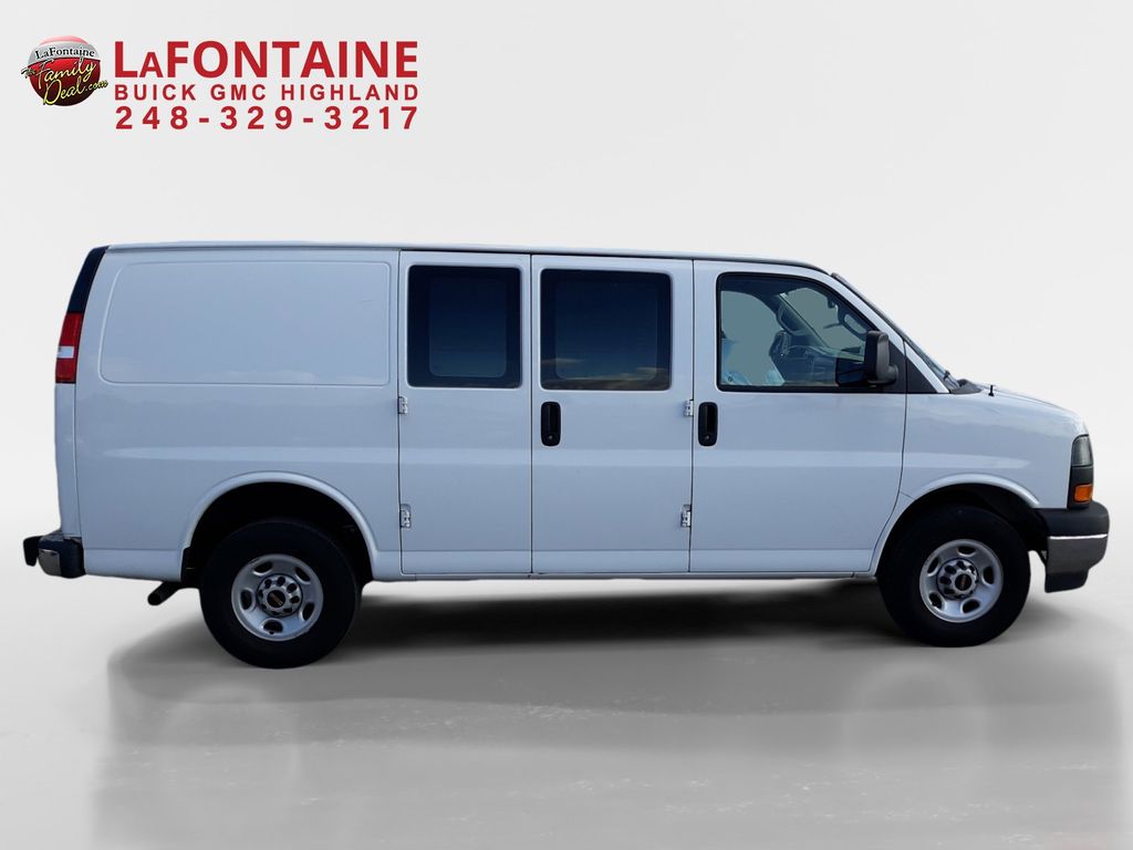 2022 GMC Savana 2500 Work Van 8