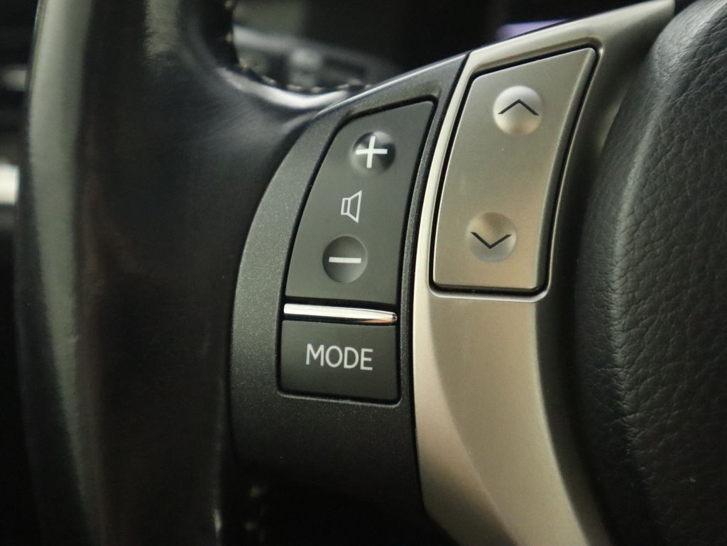 Thumbnail: 2015 Lexus ES - 11