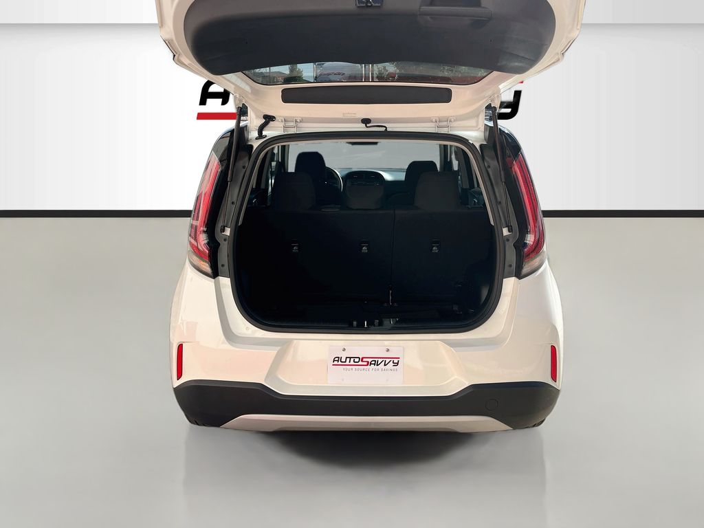 Used 2024 White Kia LX image 24