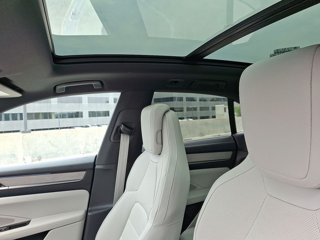 Thumbnail: 2024 Porsche Macan - 15
