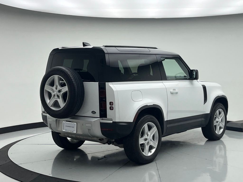 Thumbnail: 2022 Land Rover Defender - 5