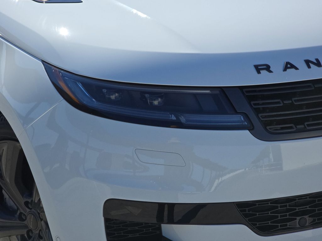 New 2026 White Land Rover Dynamic SE image 33