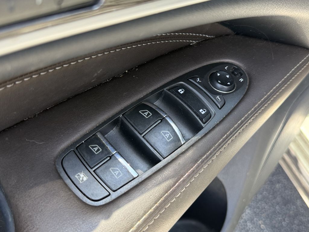 2017 INFINITI QX60 Base - 10