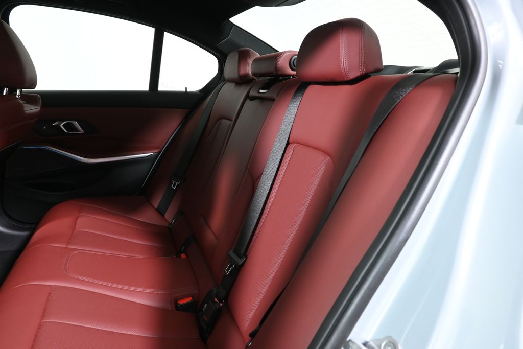 Thumbnail: 2024 BMW 3 Series - 4