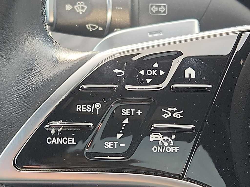 Thumbnail: 2022 Mercedes-Benz E-Class - 22