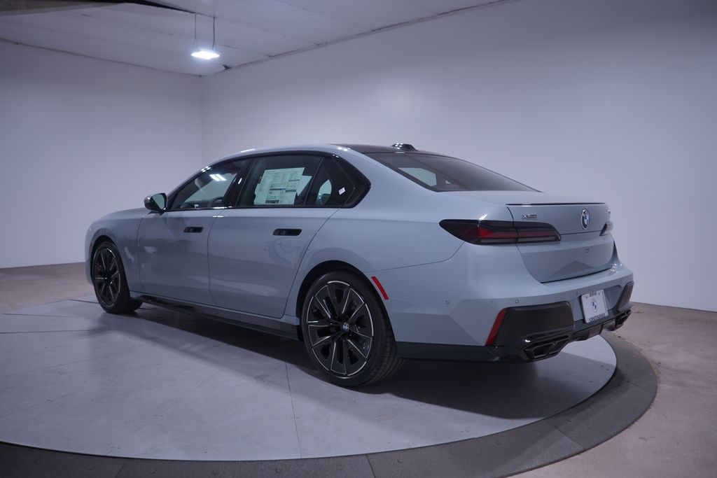 Thumbnail: 2025 BMW 7 Series - 3