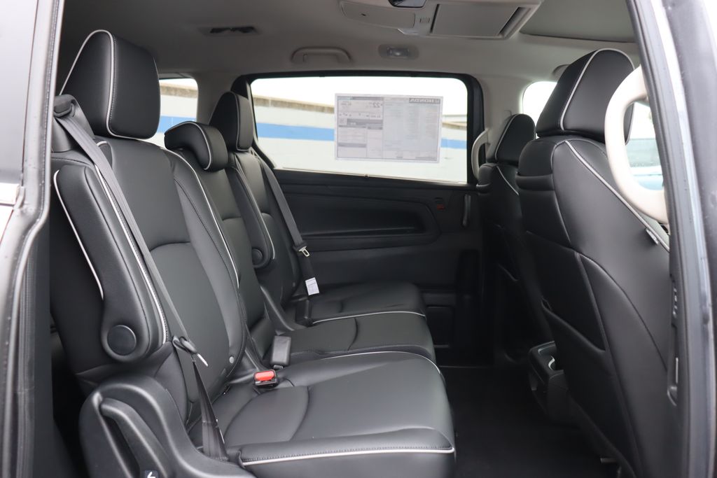 2025 Honda Odyssey Touring 14