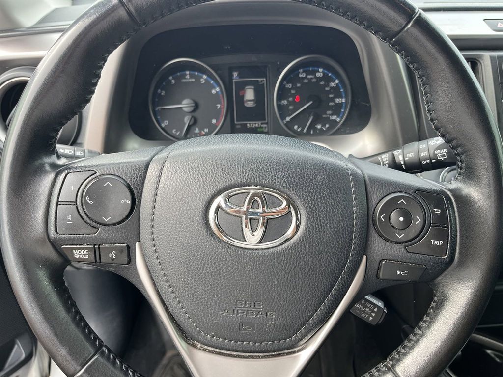 2018 Toyota RAV4 XLE 31